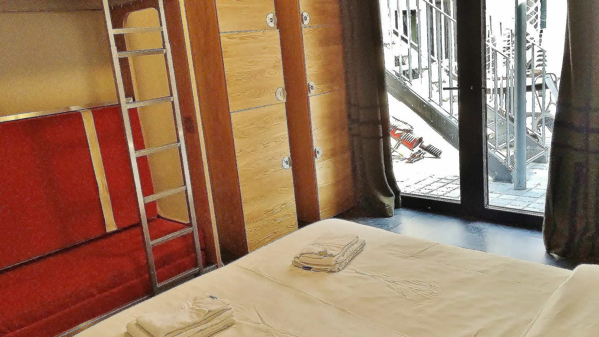 Train Cabin Hostel Schaerbeek 0*,  Belgie
