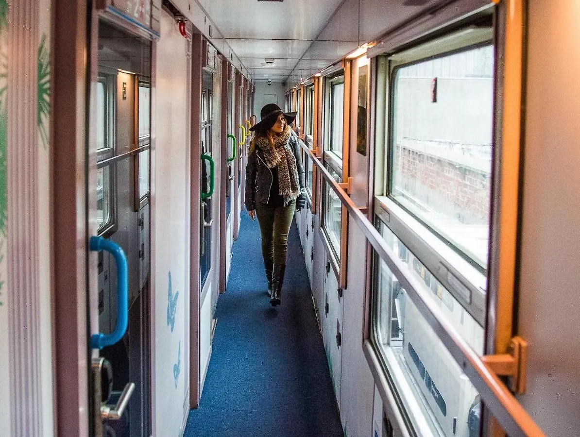 Train Cabin Hostel Schaerbeek Belgie