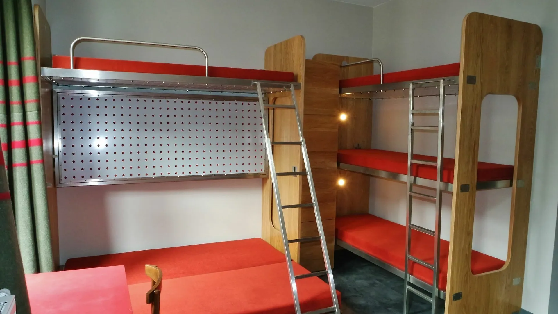Train Cabin Hostel Schaerbeek 0*,  Belgium