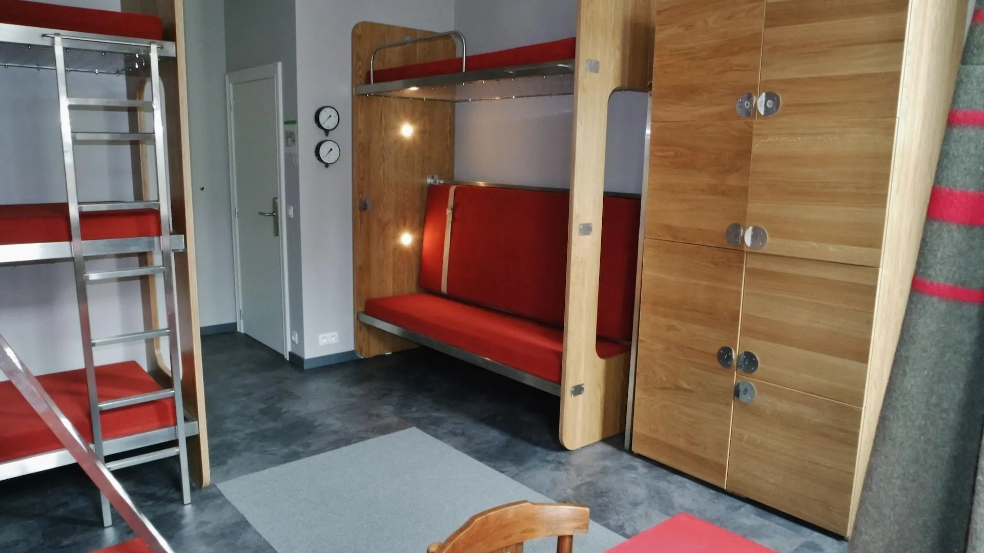 Train Cabin Hostel Schaerbeek