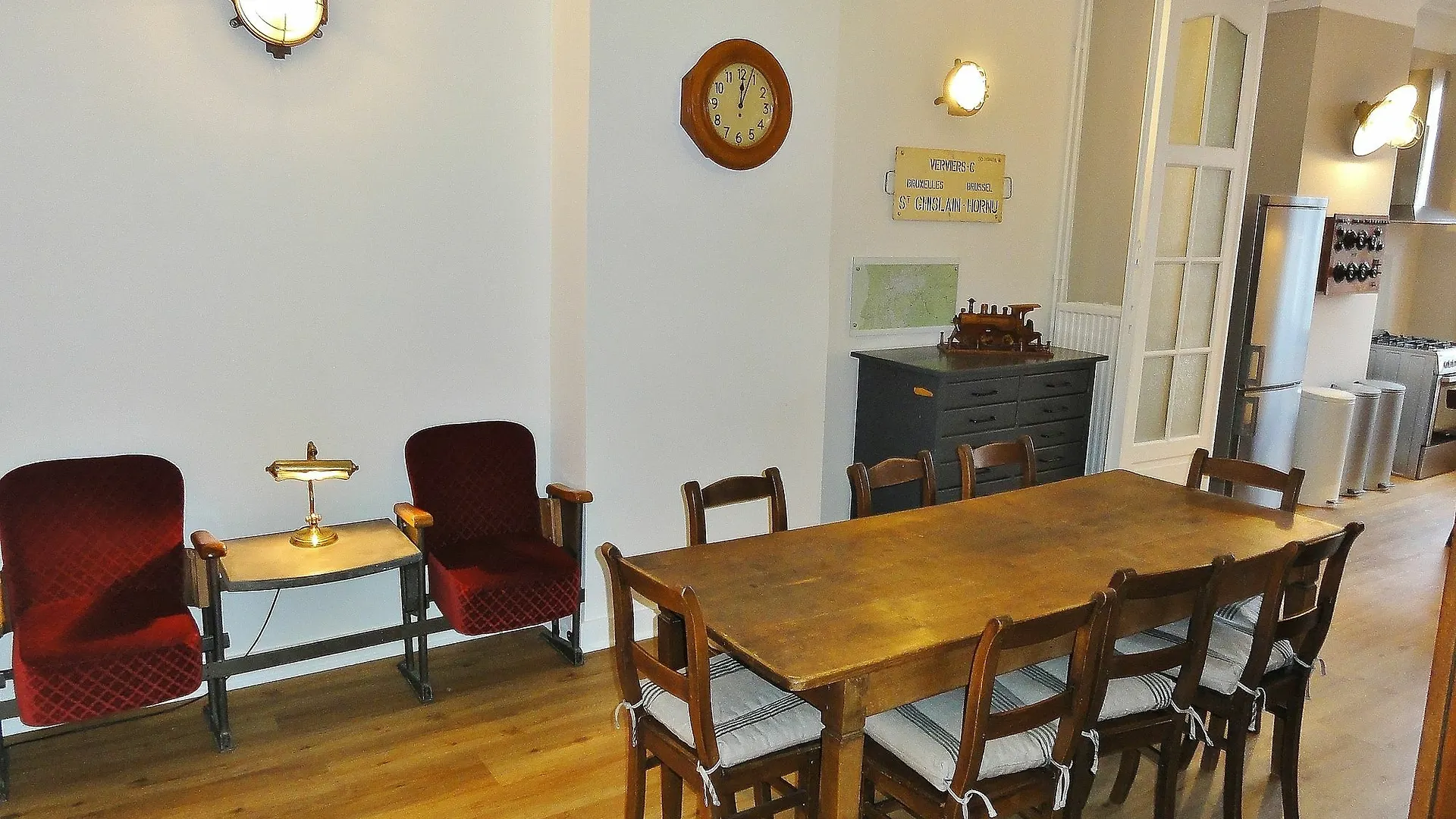 Train Cabin Hostel Schaerbeek Belgia