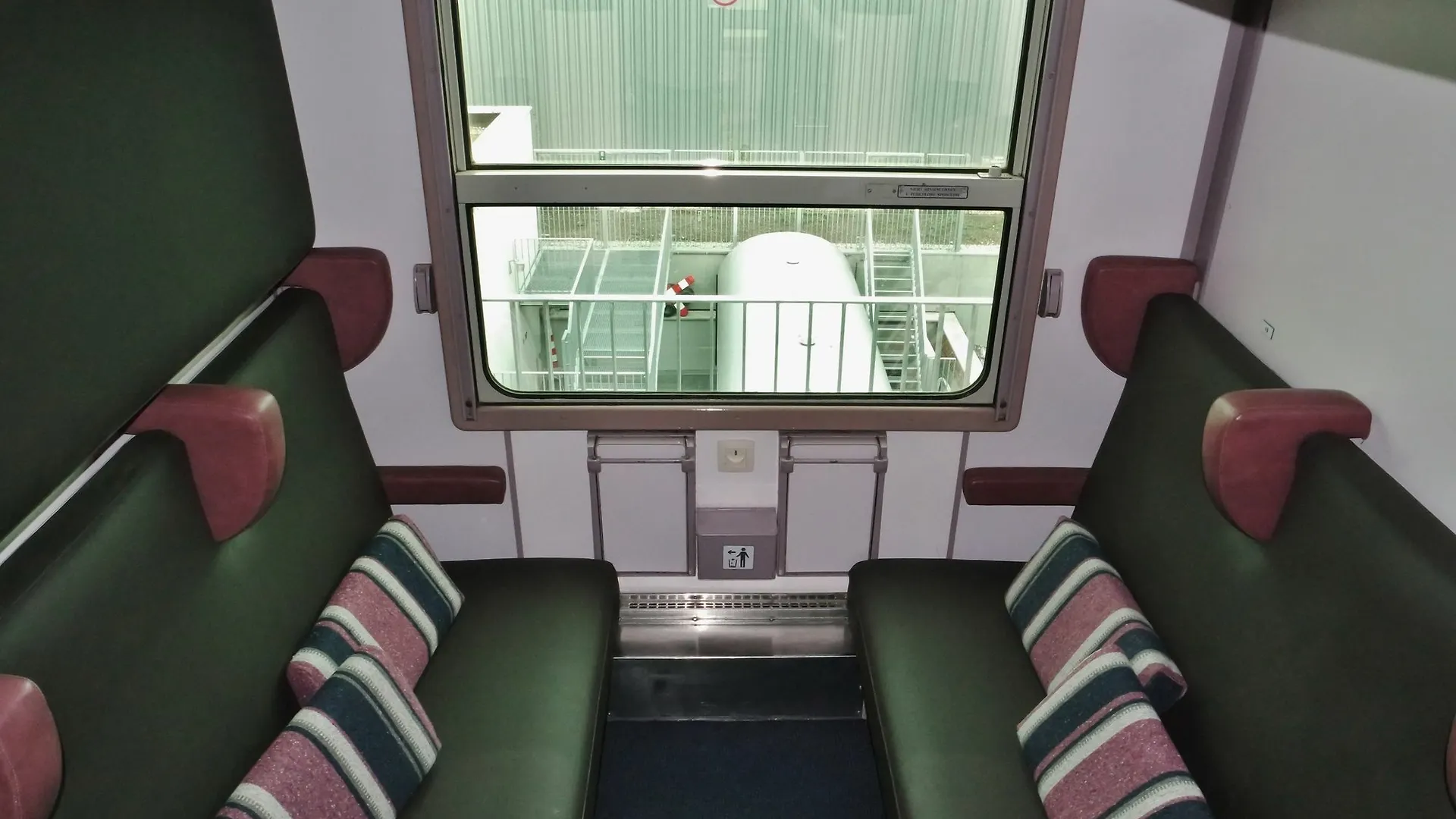 Train Cabin Hostel Schaerbeek 0*,