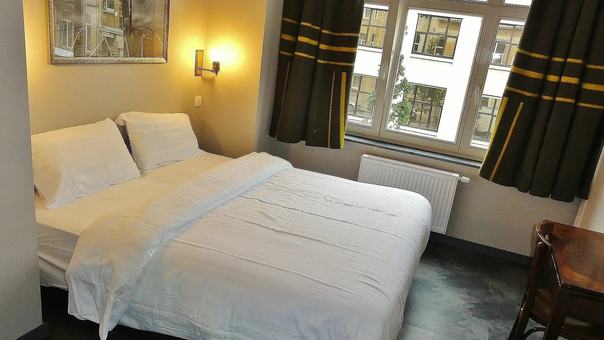 Train Cabin Hostel Schaerbeek